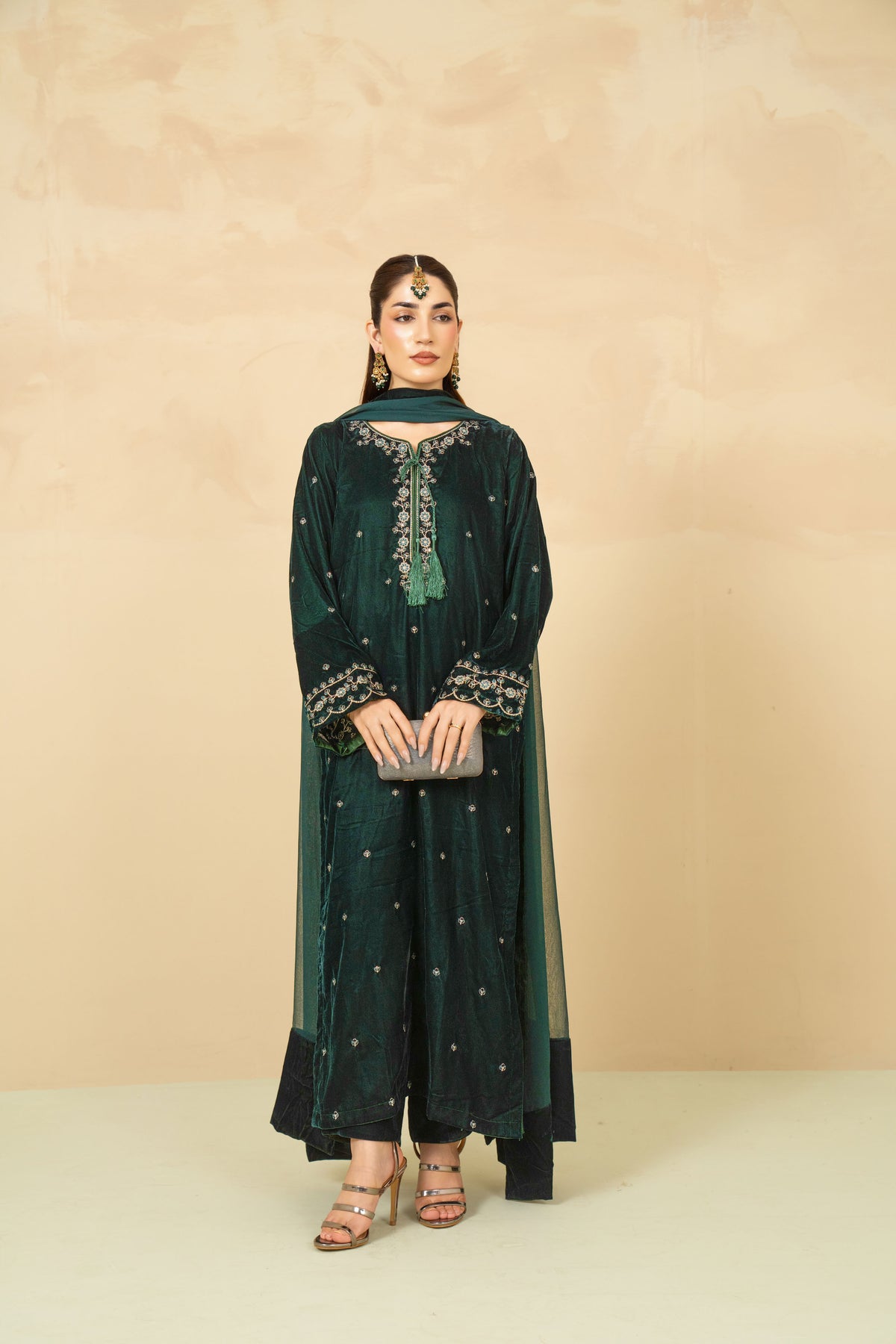 Laila bottle green velvet stitched 3 piece suit