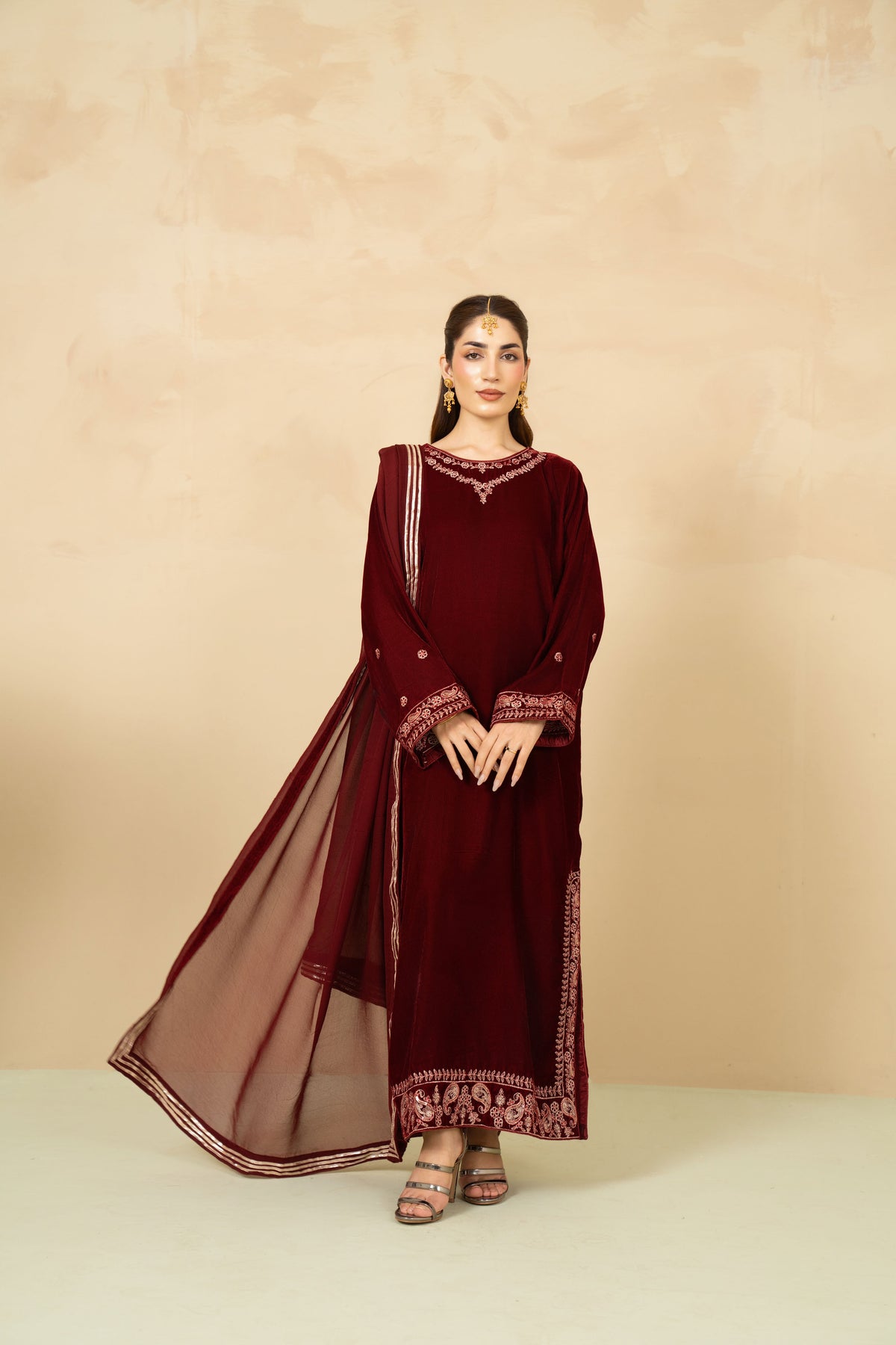Gul-e-Rana maroon velvet stitched 3 piece suit