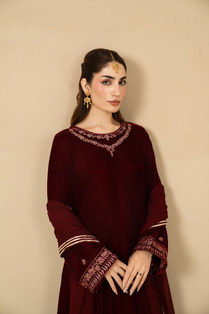 Gul-e-Rana maroon velvet shirt and straight pants