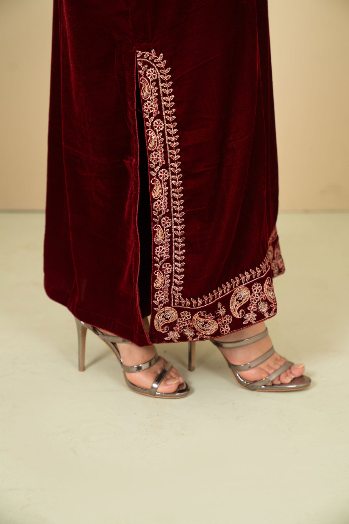 Gul-e-Rana maroon velvet ready to wear suit