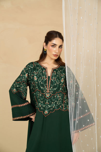 Emerald bottle green suit styled look