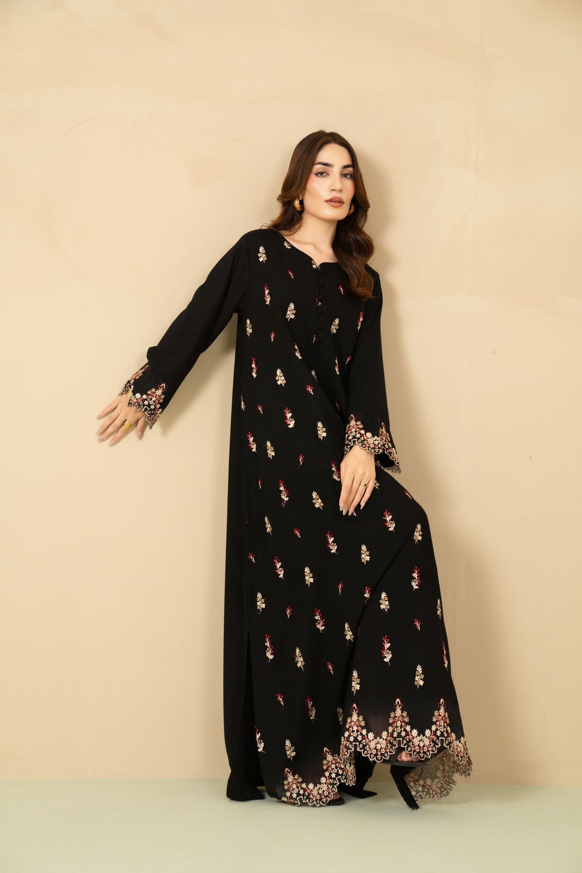 Black marina kaftan 2 piece by Tiraz