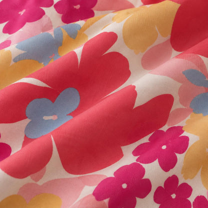 Pink floral bedsheet print detail