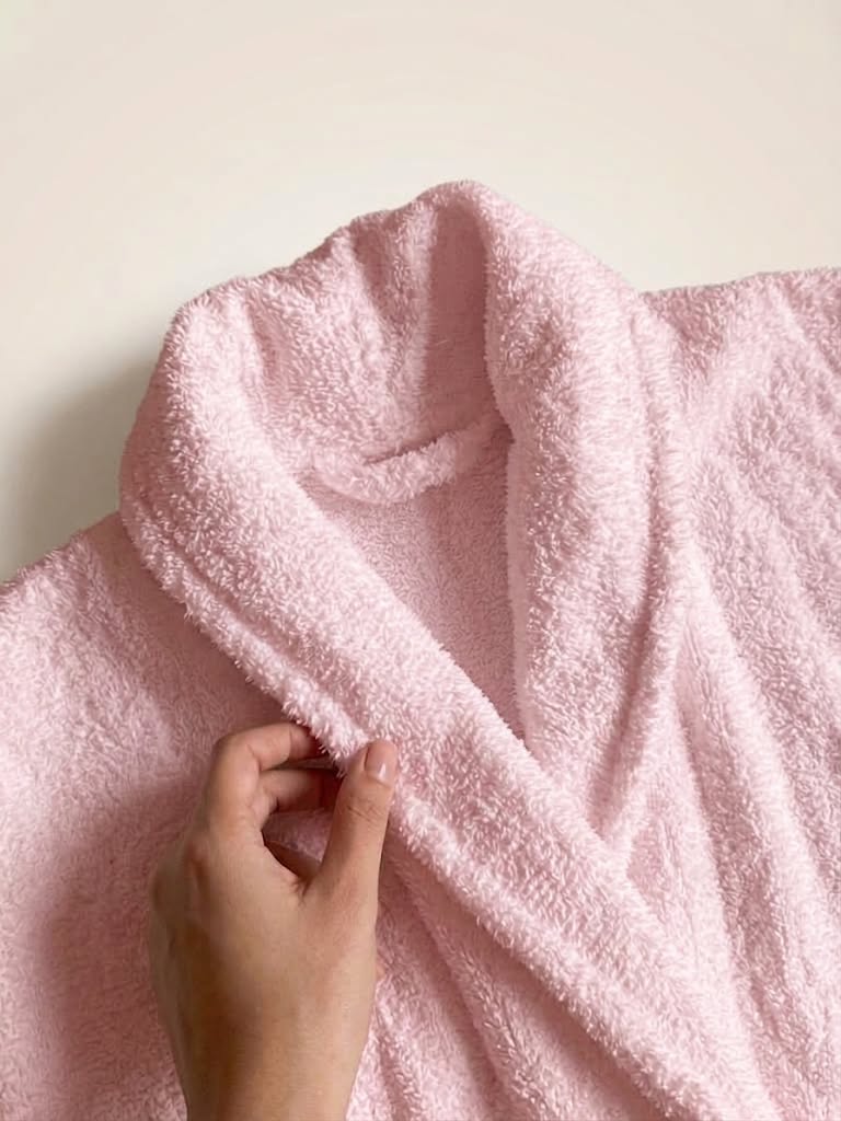 Tea pink cotton terry bathrobe with belt tie